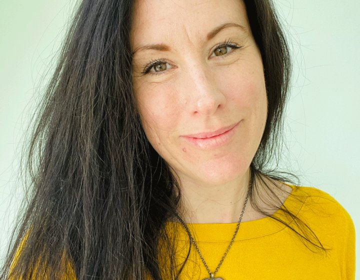Claire Frances Headshot