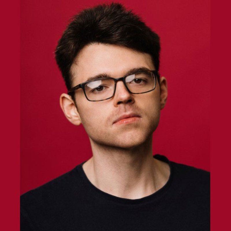 A headshot of comedian, Roger OSullivan